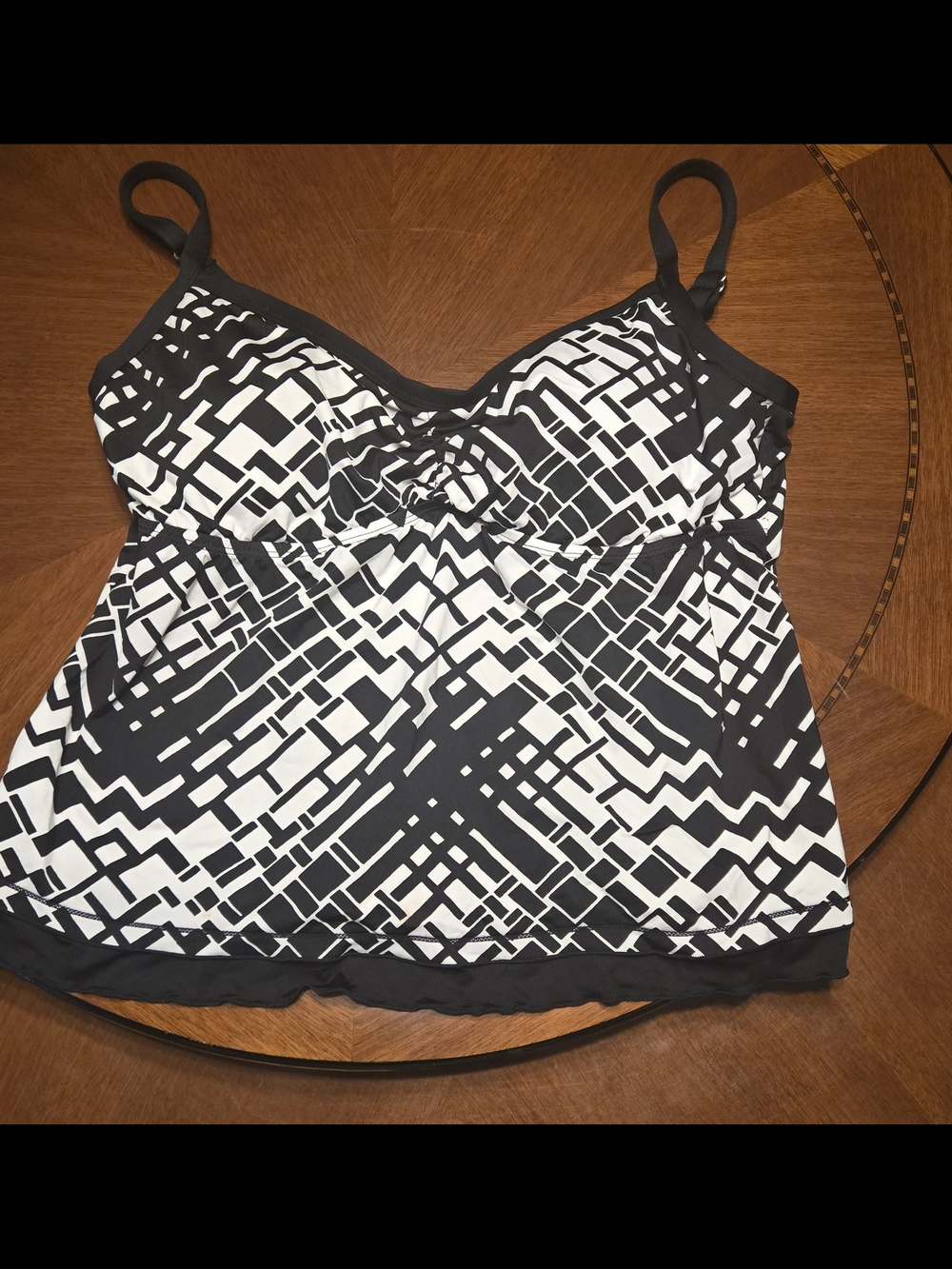 Apt. 9 Black and White Geometric Tankini Top
